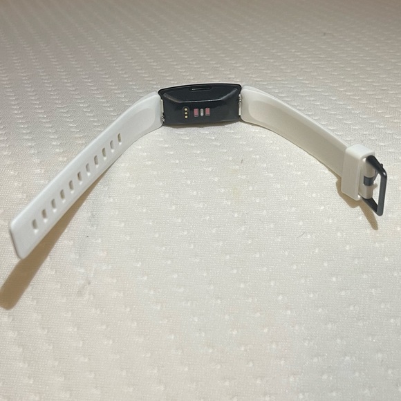 Inspire HR Silicone Strap Smart Watch - Picture 3 of 6